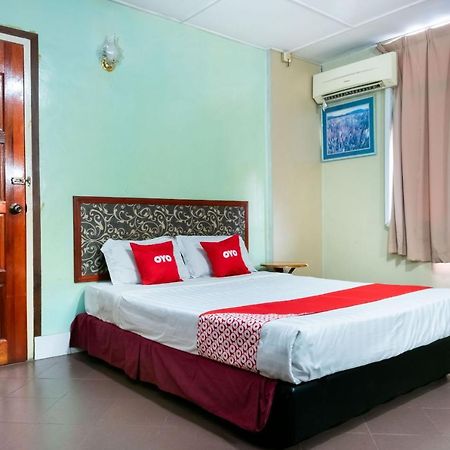 טאוואו Oyo 89997 Kurnia Hotel מראה חיצוני תמונה