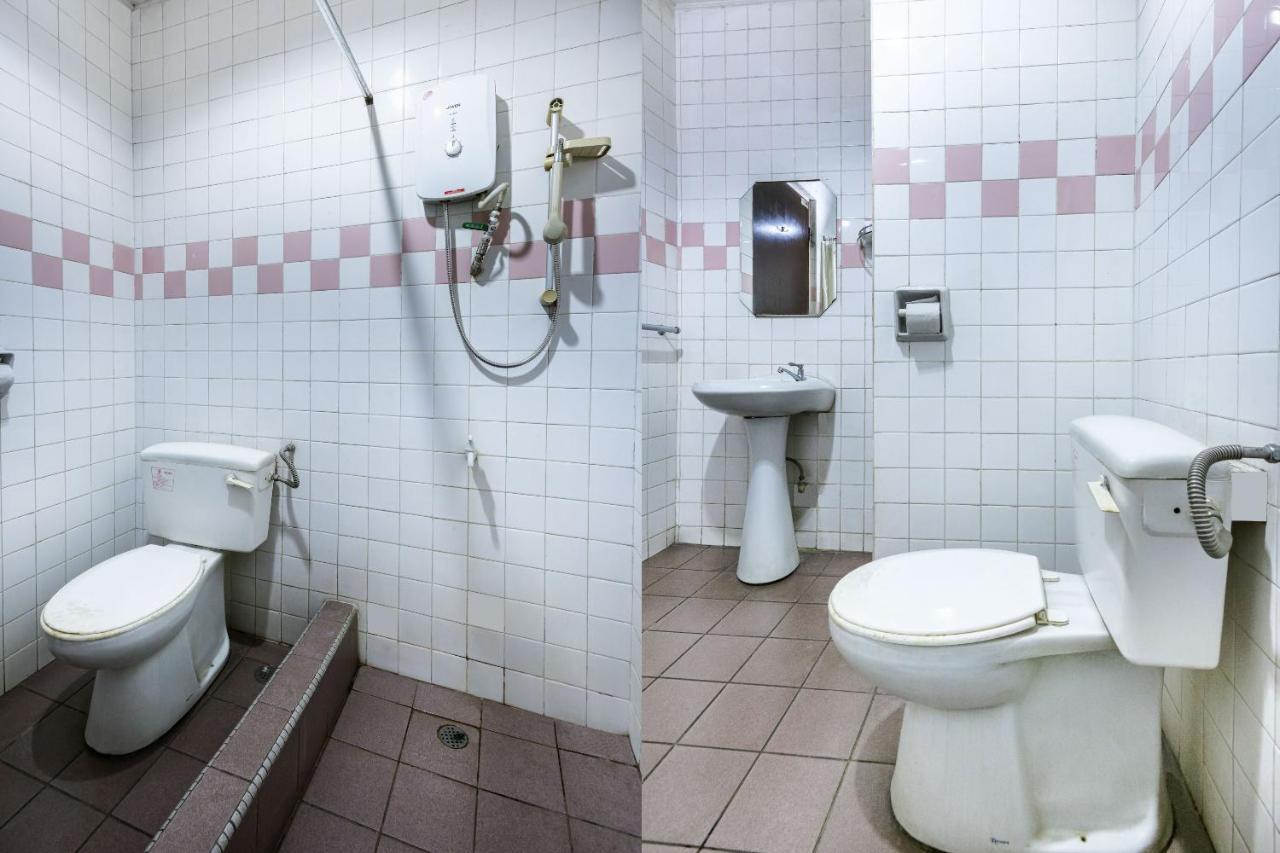טאוואו Oyo 89997 Kurnia Hotel מראה חיצוני תמונה