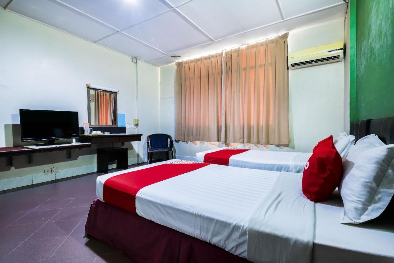 טאוואו Oyo 89997 Kurnia Hotel מראה חיצוני תמונה