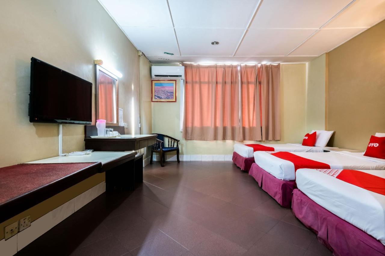 טאוואו Oyo 89997 Kurnia Hotel מראה חיצוני תמונה