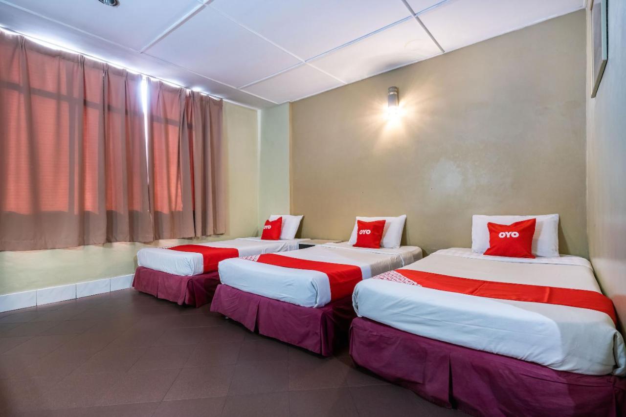 טאוואו Oyo 89997 Kurnia Hotel מראה חיצוני תמונה