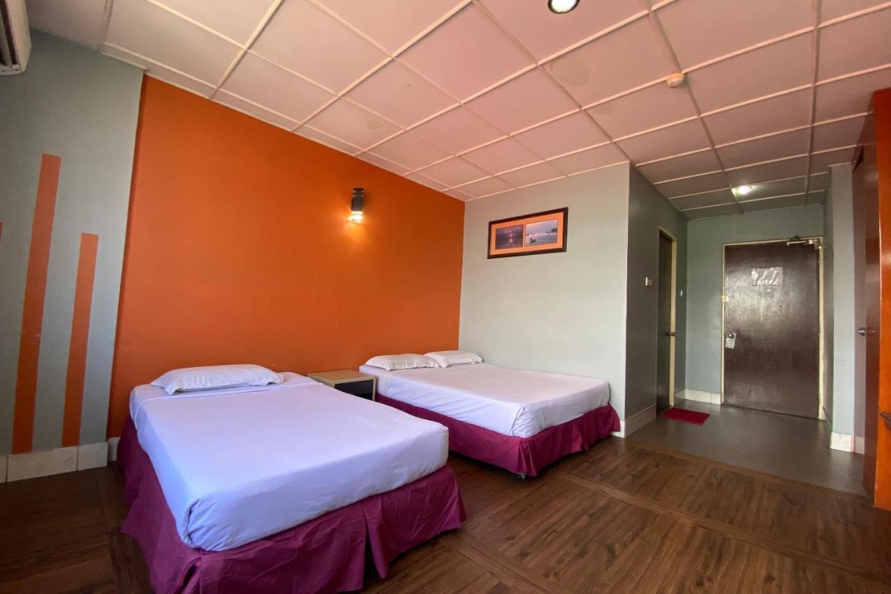 טאוואו Oyo 89997 Kurnia Hotel מראה חיצוני תמונה